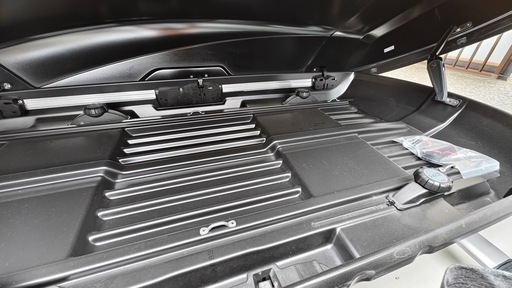 thule motion xt Lルーフボックス