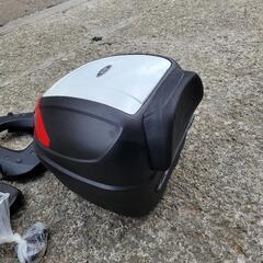 バイク用トップケース(GIVI）の画像
