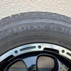 キャラバンNV350、タイヤ付きホイールの画像