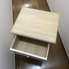 アンティーク棚の画像