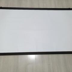 プロジェクタースクリーン　80インチ　壁掛け