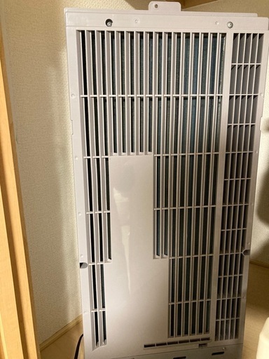 窓用エアコン(トヨトミ製、静音、冷房のみ)