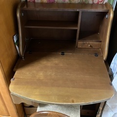 アンティーク調ドレッサー