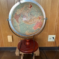 地球儀型ライトの画像