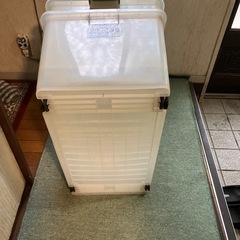 入れ物の画像