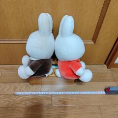 ミッフィー 縫いぐるみ 男の子と女の子の画像