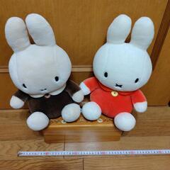 ミッフィー 縫いぐるみ 男の子と女の子の画像