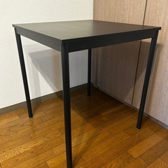 テーブル　