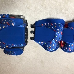 中古 チャイルドシート 青の画像