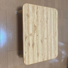 折りたたみテーブル