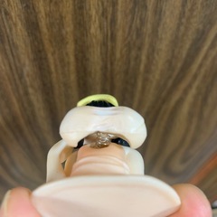 振動で揺れるフィギュアの画像