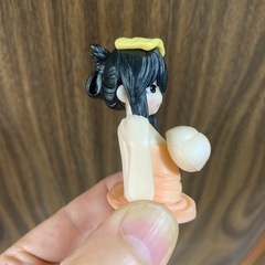 振動で揺れるフィギュアの画像