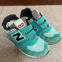ニューバランス  スニーカー　19cmくらいの画像