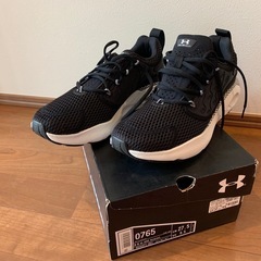 Under Armour ブラック スニーカー