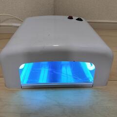 ジェルネイル 硬化 UVライトまたはLEDライト