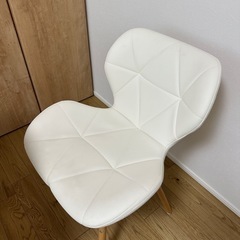 ダイニングテーブルの画像
