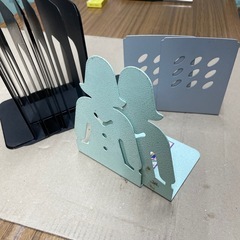 ブックスタンド15個まとめ鉄製の画像