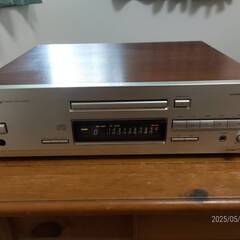ONKYO/オンキョー製　CDプレーヤー C-729