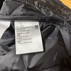 ユニクロ 黒キルティングジャケット 140の画像