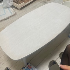 テーブル
