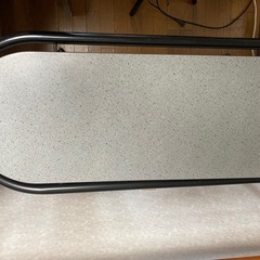 大理石柄カウンターテーブルの画像