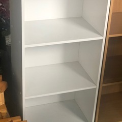 カラーボックス1つの値段です