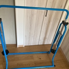 室内　鉄棒