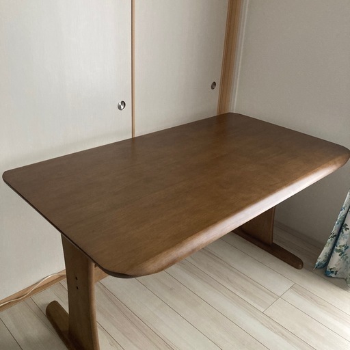 ダイニングテーブル