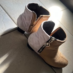 キッズブーツ　スエード