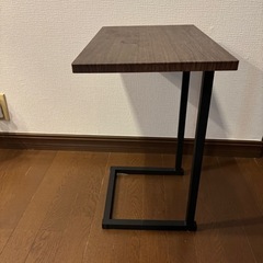 サイドテーブルの画像