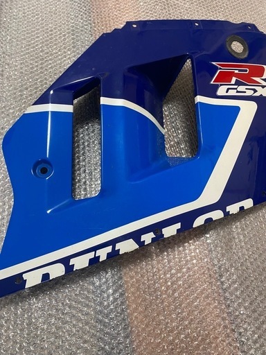 スズキ　GSXR1000サイドカバー