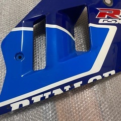 スズキ　GSXR1000サイドカバーの画像