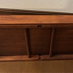 木製折りたたみテーブルの画像