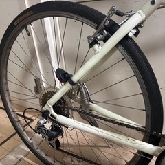GIANT GROSS クロスバイク ホワイト 700C の画像