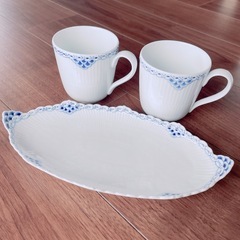 ロイヤルコペンハーゲン　ペアマグカップ　小皿　　