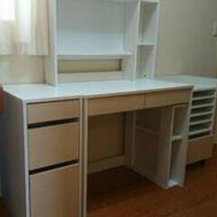 IKEAの学習机セット