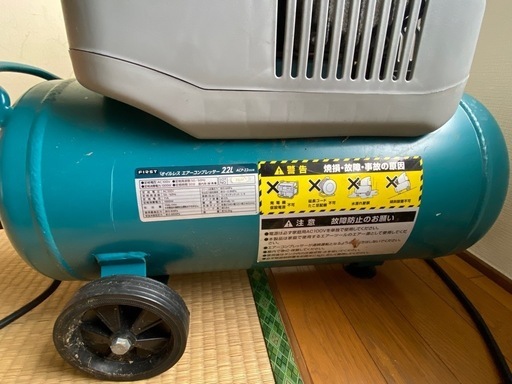 FIRST オイルレスエアーコンプレッサー22L ACP-22olvb