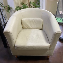 IKEAの本革1人掛けソファー