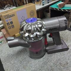 J096 ★2013年製★コードレス掃除機★dyson★DC62の画像