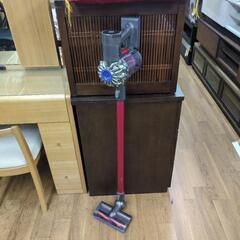 J096 ★2013年製★コードレス掃除機★dyson★DC62の画像