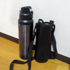 水筒　カバー付き　黒