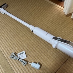取引中　コードレス掃除機　アイリス　コンパクトの画像
