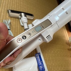 コードレス掃除機　アイリス　コンパクト