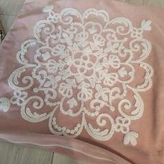 ニトリ　デコホーム　クッションカバー 45×45cm 　ウサギ　ダマスクの画像
