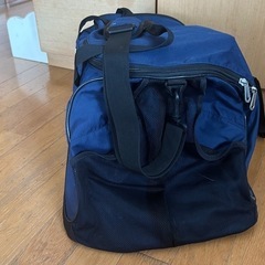 旅行バッグ（NIKE）の画像