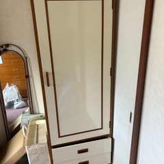 衣装タンス　家具