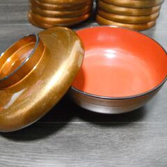 【中古】かぶせ丼 梨地内朱　丼　和食器　若泉漆器 割烹　漆器　どんぶり　蓋つき　金箔　14個まとめての画像
