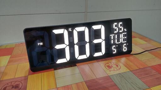 値下げ】ニトリ 電波時計 LED 掛け置き 兼用時計 ダイオ 8172691