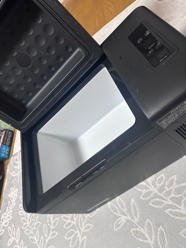 【持ち運べる冷蔵庫】 アイリスオーヤマ 車載冷蔵庫 ポータブル冷蔵庫 クーラーボックス 20L ブラック 急速冷凍 -20~20℃ IPD-2A-B