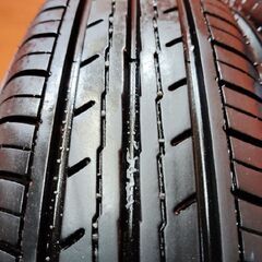 YOKOHAMA BluEarth-ES ES32 145/80R13 13インチ 夏タイヤ 2本 23年製 バリ溝 N-BOX モコ フレアワゴン デイズ等　(KTH247)の画像